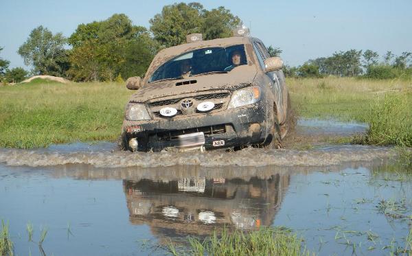 toyota experience guillermo nin campana hilux sw4 dakar Toyota Luxury Adventure CURSO DE MANEJO SEGURO dirigido a los particulares que han comprado su 4x4 