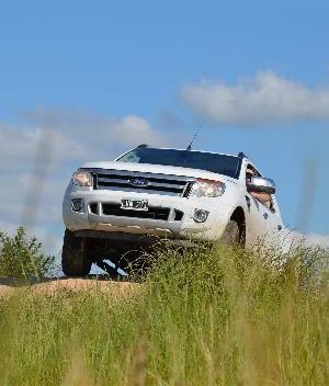 Toyota Luxury Adventure CURSO DE MANEJO SEGURO dirigido a los particulares que han comprado su 4x4 