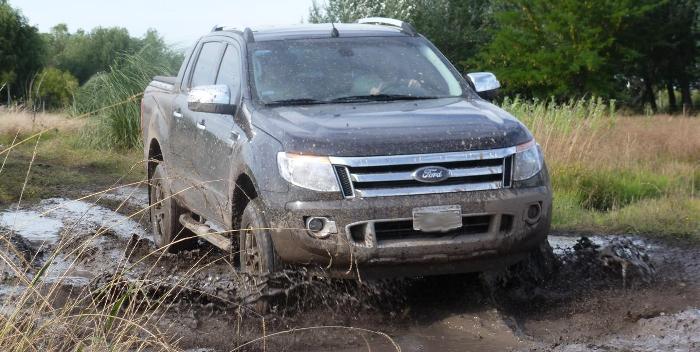 ford offroad club ford ranger nueva ranger t6 kuga ecosport caravana pinamar cariló curso oficial concesionario ford parador ovalo 4WD Powershift automatica turbodiesel medanos travesía nocturna base off road pinamar norte la deriva raza fuerte caravana ranger Test Drives  Punta del Este, Pinamar, Cariló, Mar del Plata, Villa Carlos Paz y centros turísticos de Córdoba con stands, test drive, eventos especiales Adventure Locker Ford Kinetic Summer Attraction ford nueva ranger 