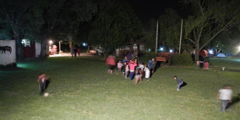 Campamento, cañuelas, acampar, escuelas, camping, educativo, grupo de chicos, salida educativa, exclusivo, fin de semana, pocos km, ezeiza, iniciarse al campamento, base, acampada, camping, acampar, cerca, capital, pocos km, lobos, cañuelas, san miguel del monte, uribelarrea, udaondo abott, campo, fogon, rustico, scouts, alquiler carpas, bolsa de dormir, linternas, parque4x4, smata, maximo paz, vicente casares, ezeiza, horno de barro, familia, chicos chicos, pequeños, primera experiencia, naturaleza, verde, salir, arboleda, quincho cerrado, seguridad, iluminación, fogón, parrilla, deportes aventura, quincho, juegos para chicos, juegos trepadores, casa en el árbol, escaladores, campestre, atardecer, la tranquera, general rodriguez, escuela de gimnasia, profesores, sevicios, viaje educativo, bosque, experiencia educativa, pileta, piscina, tobogan inflable, pelotero, mancha, deportes, cancha, futbol, voley, paseo nocturno, en caso de lluvia, transporte escolar, micro de alquiler, maestros de escuela, colegios, educación privada, viaje fin de curso, experiencia campamentil, colonia escolar, educación en el medio natural, Aula, Naturaleza, actividades físicas en el medio natural, educación Física, educación primaria, actividades físicas en la naturaleza, pre-campamento, colonia de vacaciones, vida en la naturaleza, tavien, prácticas en el medio natural; cuidado y preservación del medio ambiente, interpretación natural, campo privado, predio cerrado, integración, sholem, intercolegial, torneo, campo aventua, barrancas, lujan, puente de sogas, caminata nocturna, entorno controlado, construir, refugios, laguna, juego, grupo, charlas, iglesias, retiro espiritual, catequesis, campamentos catolicos, proyecto campamento, arborismo, baradero, dormies, granja, contingente, alojamiento, interpretación, mangrullo, plantas nativas, colonia suiza, programa educativo, san antonio de areco, los robles, campamento recreativo, armado de carpas, capilla del señor, excursiones de colegios, grupo scout.