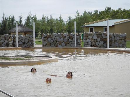 iniciarse al campamento, base, acampada, camping, acampar, camper, refugio, dormi, donde dormir,  cabaña, hospedaje, donde hospedarse, hotel barato, ambiente, sala de maquinas, exclusivo, exclusividad, camping de lujo, glamping argentina, relax, relajarse, relajacion, siesta, tranquilidad, sosiego, estancia, pasto, aire, acondicionado, desayuno, mate en la cama, pileta, sombrilla, colchoneta inflable, fin de semana, week end, sabado, domingo, feriado, fin de semana largo, feriado puente, salida, parejas, turismo rural, viaje, viajecito escapada, viajeta, cerca, capital, pocos km, costa atlantica, autopista zona sur, lobos, cañuelas, san miguel del monte, uribelarrea, udaondo abott, campo, fogon, bolsa de dormir, linternas, mosquitero, pesca, paseos en globo, planeadores, alquiler cuatriciclos, cabalgatas, cabalgar, caballos, parque4x4, smata, maximo paz, vicente casares, ezeiza, horno de barro, asado, amigos, familia, chicos chicos, pequeños, primera experiencia, naturaleza, verde, salir a pescar, hacer un fueguito, leer un libro, tranquilo, hamaca, paraguaya, siesta en los arboles, pastos altos, fogon, parrilla, disco de arado, deportes aventura, escapar de la rutina, quincho, juegos para chicos, escaladores, atardecer, niebla, abierto todo el año, atendido por sus dueños, ropa de cama, frazadas, mangrullo, reposeras, pic-nic, pic nic, campestre, atardecer, pajaros, chacra, las primorosas, chacras del alba, termas del salado, esculturas al aire libre, sala de maquinas, parque 4x4 conduccion defensiva, 4x4 y atv cuatris bosques 