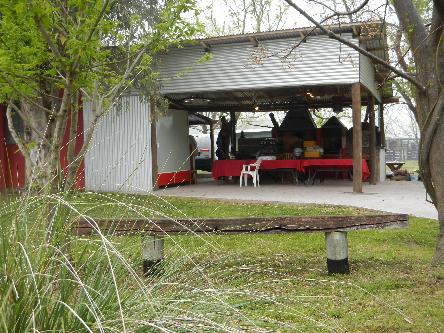 iniciarse al campamento, base, acampada, camping, acampar, camper, refugio, dormi, donde dormir,  cabaña, hospedaje, donde hospedarse, hotel barato, ambiente, sala de maquinas, exclusivo, exclusividad, camping de lujo, glamping argentina, relax, relajarse, relajacion, siesta, tranquilidad, sosiego, estancia, pasto, aire, acondicionado, desayuno, mate en la cama, pileta, sombrilla, colchoneta inflable, fin de semana, week end, sabado, domingo, feriado, fin de semana largo, feriado puente, salida, parejas, turismo rural, viaje, viajecito escapada, viajeta, cerca, capital, pocos km, costa atlantica, autopista zona sur, lobos, cañuelas, san miguel del monte, uribelarrea, udaondo abott, campo, fogon, bolsa de dormir, linternas, mosquitero, pesca, paseos en globo, planeadores, alquiler cuatriciclos, cabalgatas, cabalgar, caballos, parque4x4, smata, maximo paz, vicente casares, ezeiza, horno de barro, asado, amigos, familia, chicos chicos, pequeños, primera experiencia, naturaleza, verde, salir a pescar, hacer un fueguito, leer un libro, tranquilo, hamaca, paraguaya, siesta en los arboles, pastos altos, fogon, parrilla, disco de arado, deportes aventura, escapar de la rutina, quincho, juegos para chicos, escaladores, atardecer, niebla, abierto todo el año, atendido por sus dueños, ropa de cama, frazadas, mangrullo, reposeras, pic-nic, pic nic, campestre, atardecer, pajaros, chacra, las primorosas, chacras del alba, termas del salado, esculturas al aire libre, sala de maquinas, parque 4x4 conduccion defensiva, 4x4 y atv cuatris bosques, pasar el dia, dia de campo, 